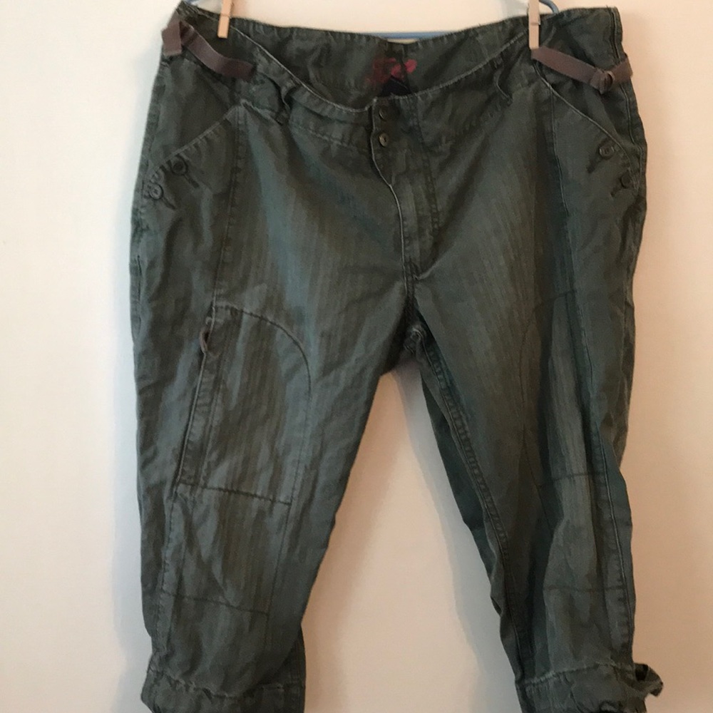 Adjustable Waist Capris